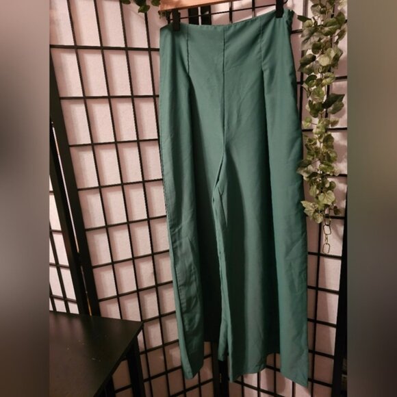 Chic Green Wide-Leg Trousers - Picture 2 of 6